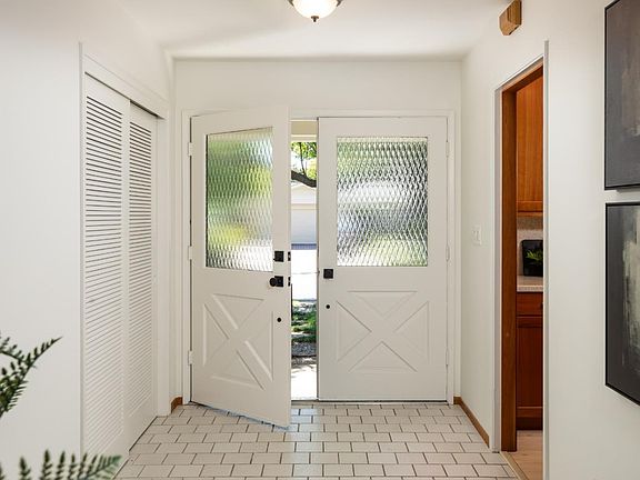 5th image of 841 Carnation Ct