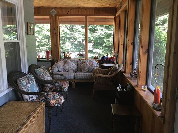 4th image of 102 Lincoln Ave