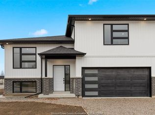 302B Kempt St, Amherstburg, ON N9V2H8