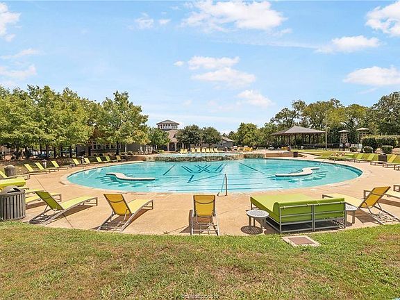 5th image of 1725 Harvey Mitchell Pkwy S APT 611