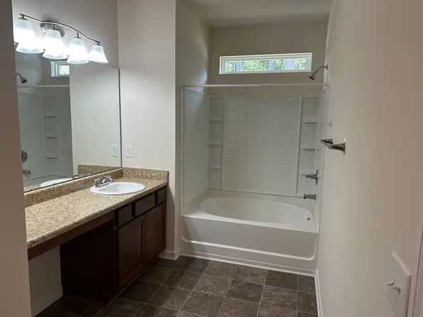 100 N Rose Hill Dr, Clayton, NC 27520