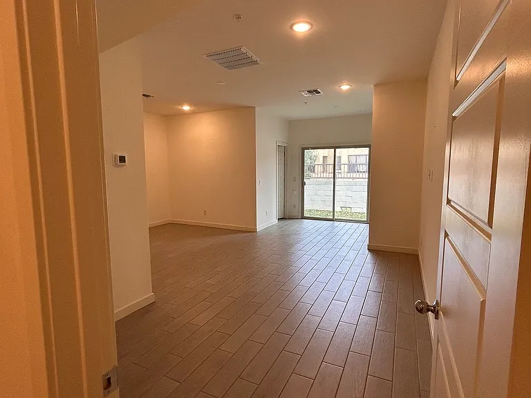 8255 N 22nd Dr — Photo 3