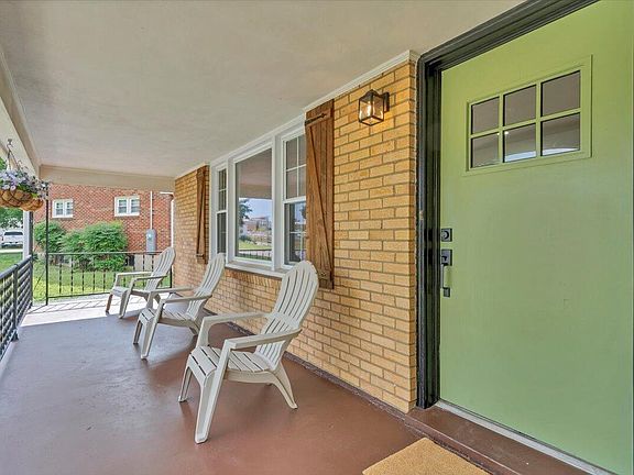 3rd image of 3308 Frontier Rd NW