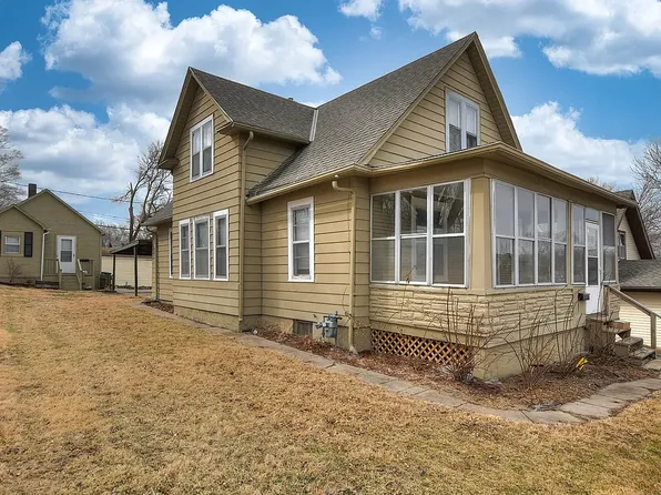 4663 Marcy St, Omaha, NE 68106