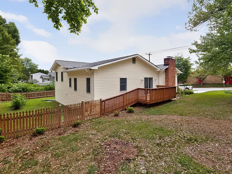 2000 McAuliffe Dr — Photo 50