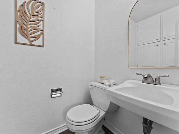4th image of 1807 Holm Oak St