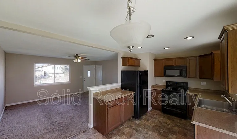 2505 Gina Dr — Photo 3