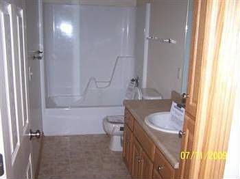 4th image of 7649 Maplewood Ct