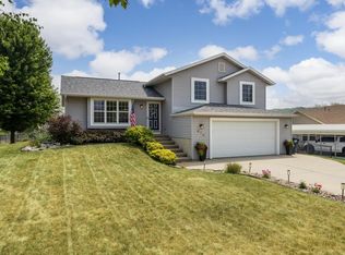 416 Park View Rd, Deerfield, WI 53531