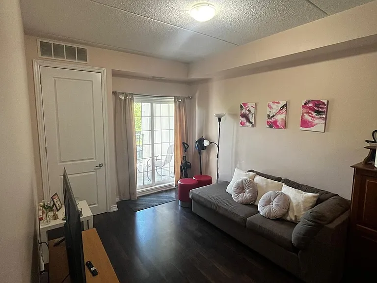 1077 Gordon St W #119 — Photo 5