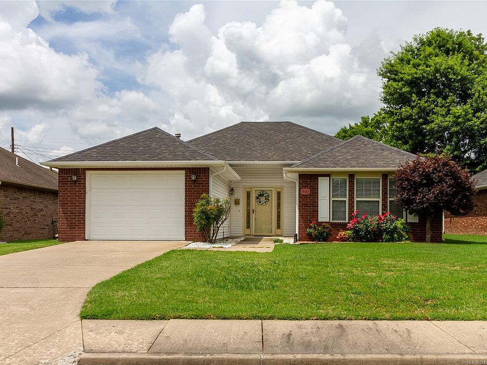 1st image of 305 Savannah Park