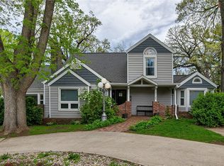 5725 Pleasant Dr, Des Moines, IA 50312
