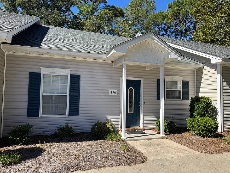 490 Moss Creek Ln