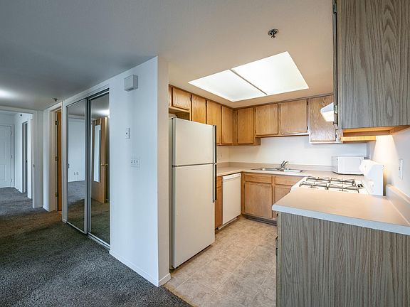 5th image of 537 S 900 E APT B6
