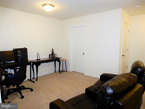 4th image of 7550 Holly Ridge Dr