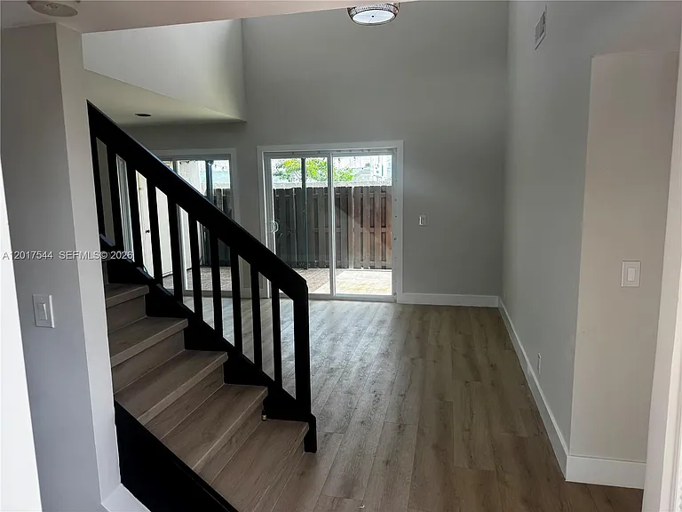6532 NW 170th Ter — Photo 6