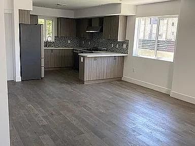 5th image of 6810 Simpson Ave #4