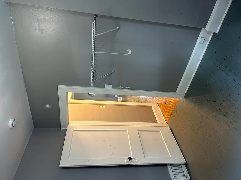 226 E Pearl St — Photo 11