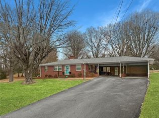 122 Glenn Ave, King, NC 27021