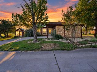 9 E River Oaks Ln, Ingram, TX 78025