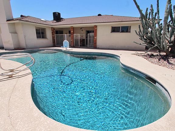 2nd image of 1016 E Hermosa Dr