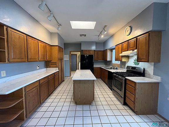3rd image of 103 Taos Ct