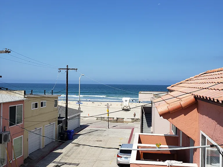 718 Santa Rita Pl #B — Photo 3