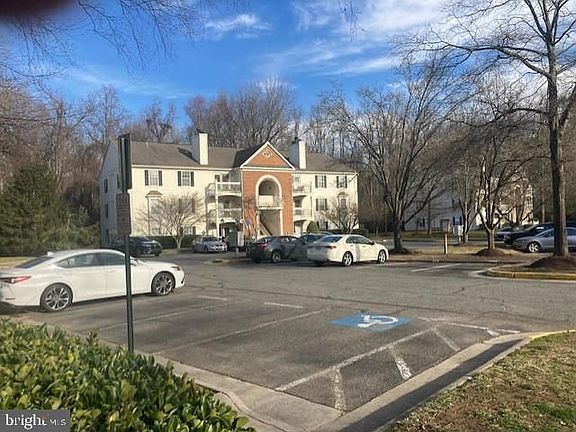 3rd image of 5708 Olde Mill Ct Unit 126