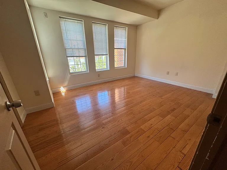 917 Ridge Ave #B — Photo 4