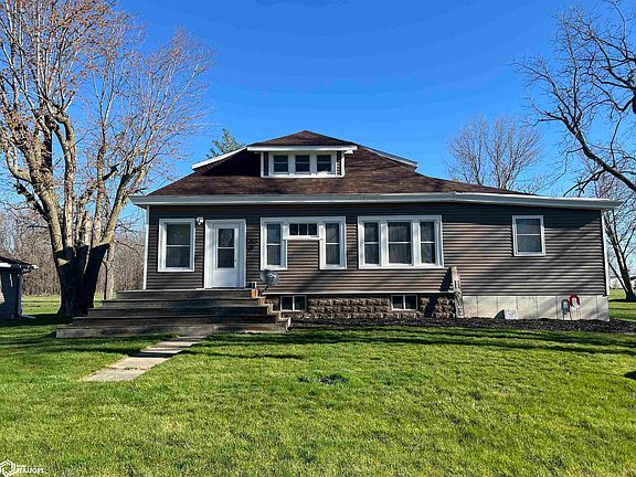2nd image of 305 E Hickory St