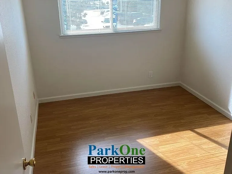 20563 Yeandle Ave #9 — Photo 5