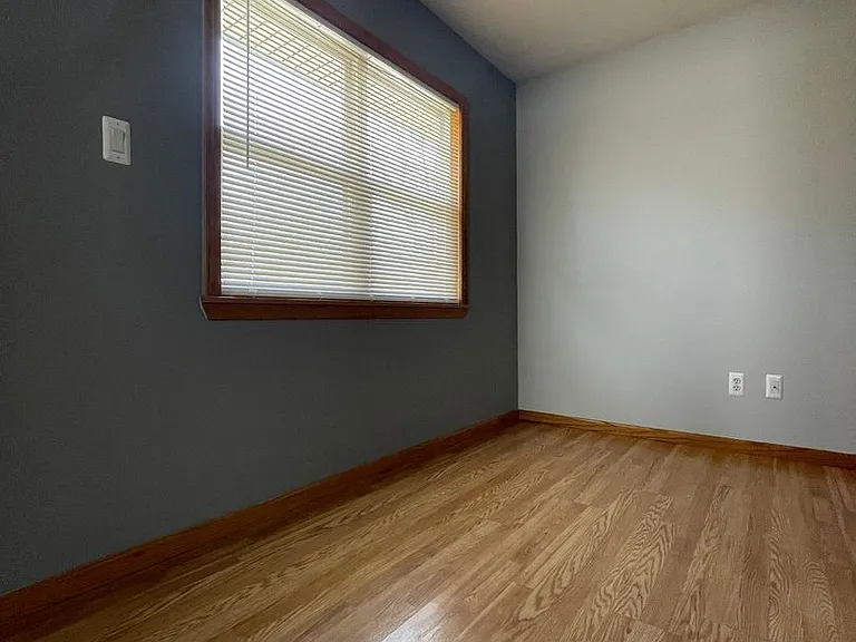 27411 Long St — Photo 7