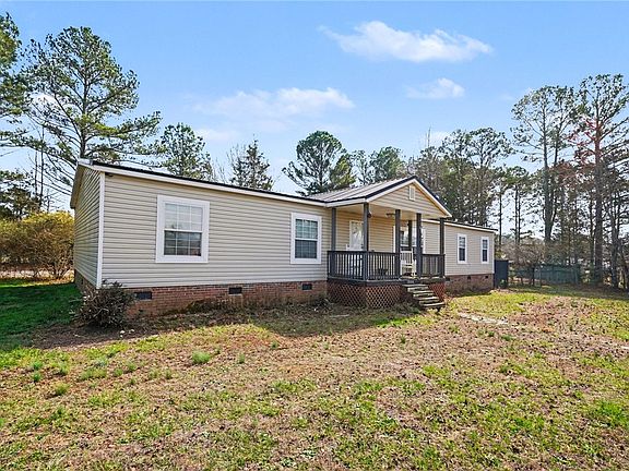 2nd image of 1004 Chapman Rd