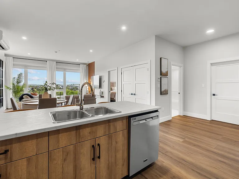25 Capital Dr #THE EMERALD — Photo 8