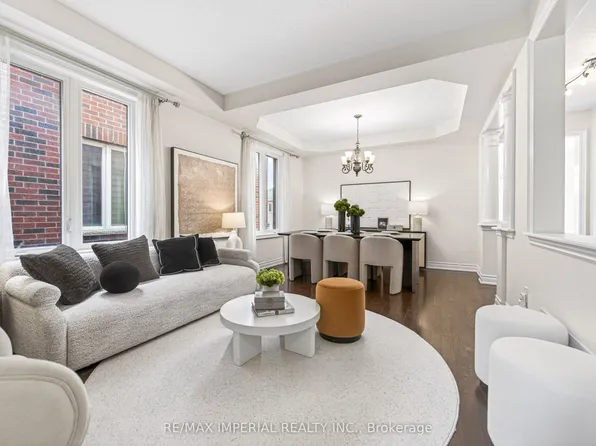 28 Mancini Cres, Richmond Hill, ON L4E 0T1