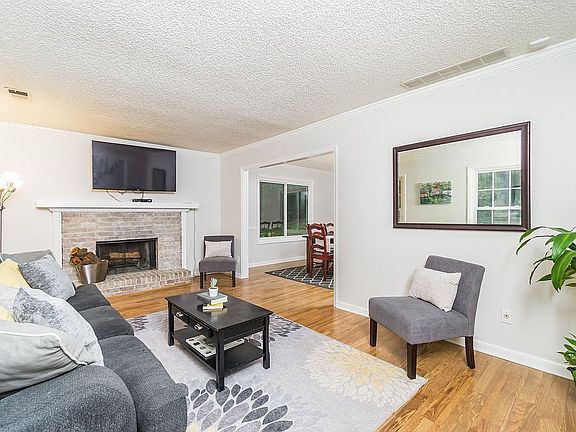 5th image of 4430 Wood Creek Dr
