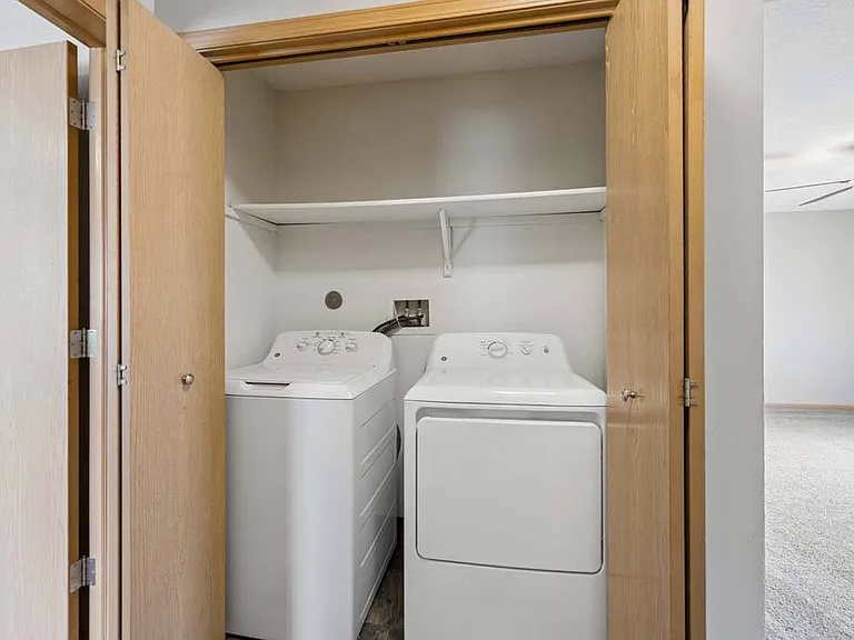 Highland View Apartments — Photo 178