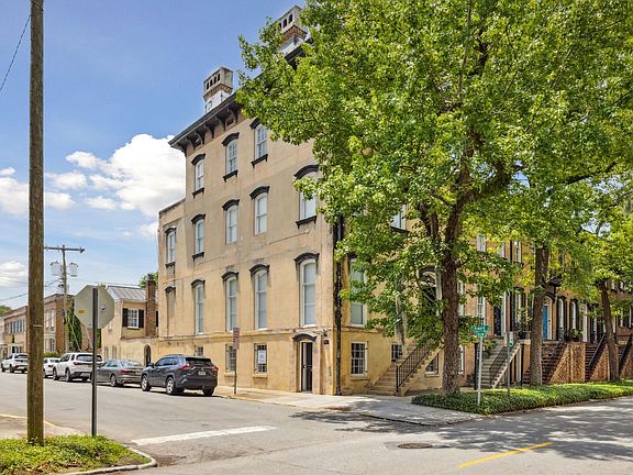 2nd image of 113 W Gaston St #501