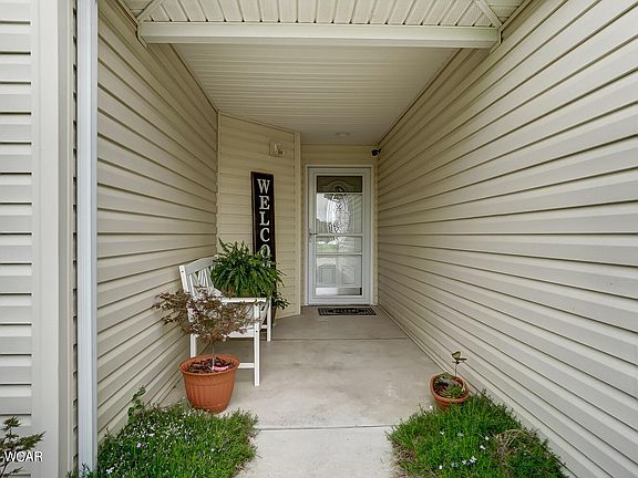 4th image of 1086 Garfield St