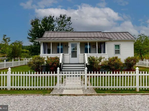 5237 Breezy Point Rd, Chesapeake Beach, MD 20732