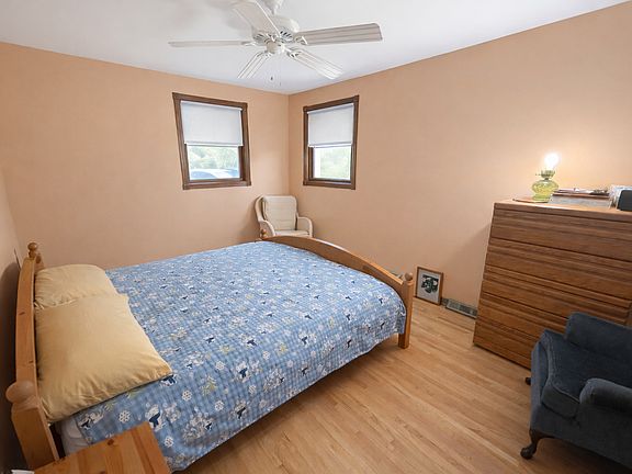 5th image of 1003 Balsam Ln
