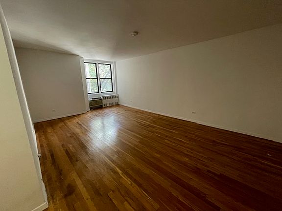 3rd image of 27 E 13th St APT 4A