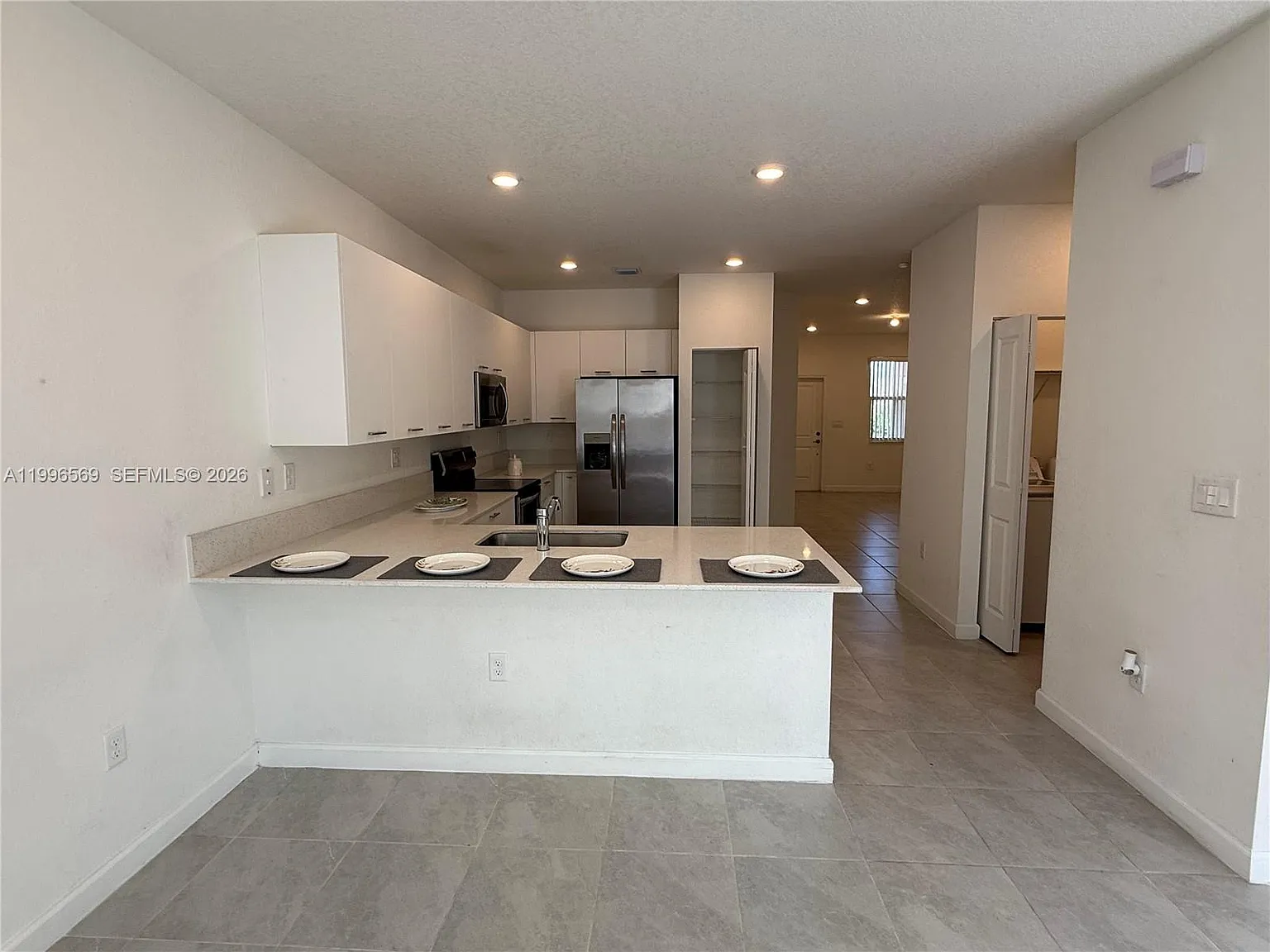 4 bed, 1820 sqft, $4,500 — Photo 4