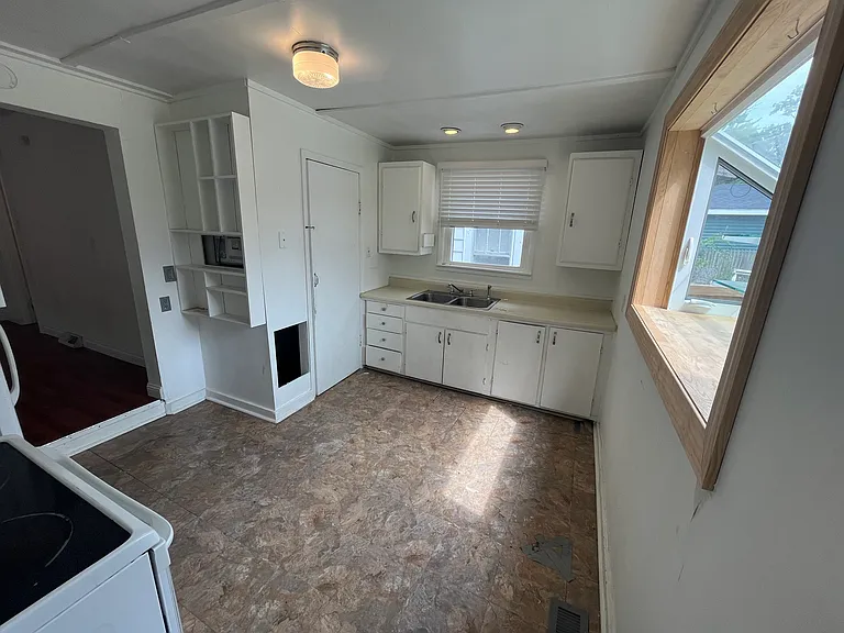 1331 Franklin St — Photo 15