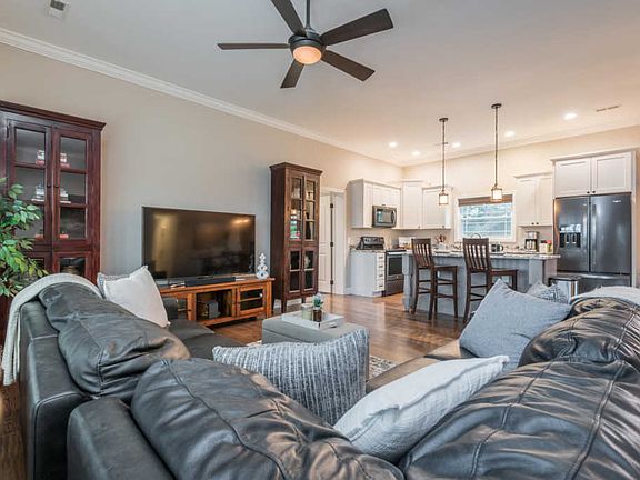 4th image of 6615 Nightingale Ln