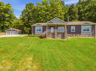 3926 Roberts Rd, Corryton, TN 37721
