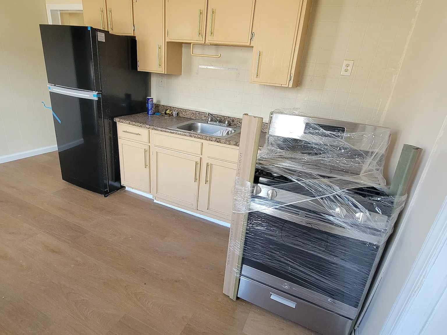 3 bed, $1,350 — Photo 2