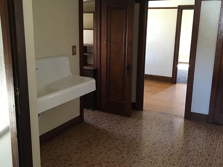3906 E Van Norman Ave #WHOLE HOUSE — Photo 10