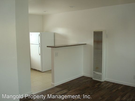 3rd image of 845 El Camino Real N APT 4