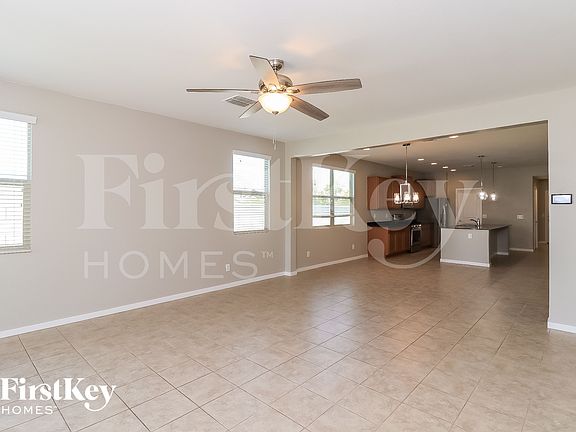 4th image of 4052 S 101st Ln